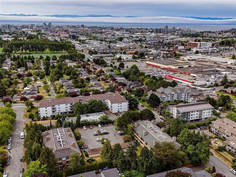 111-3215 Alder Street, Saanich, BC, V8X 1P3 - 28