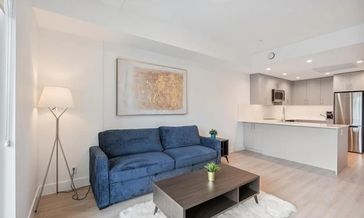 403-258 Helmcken Road