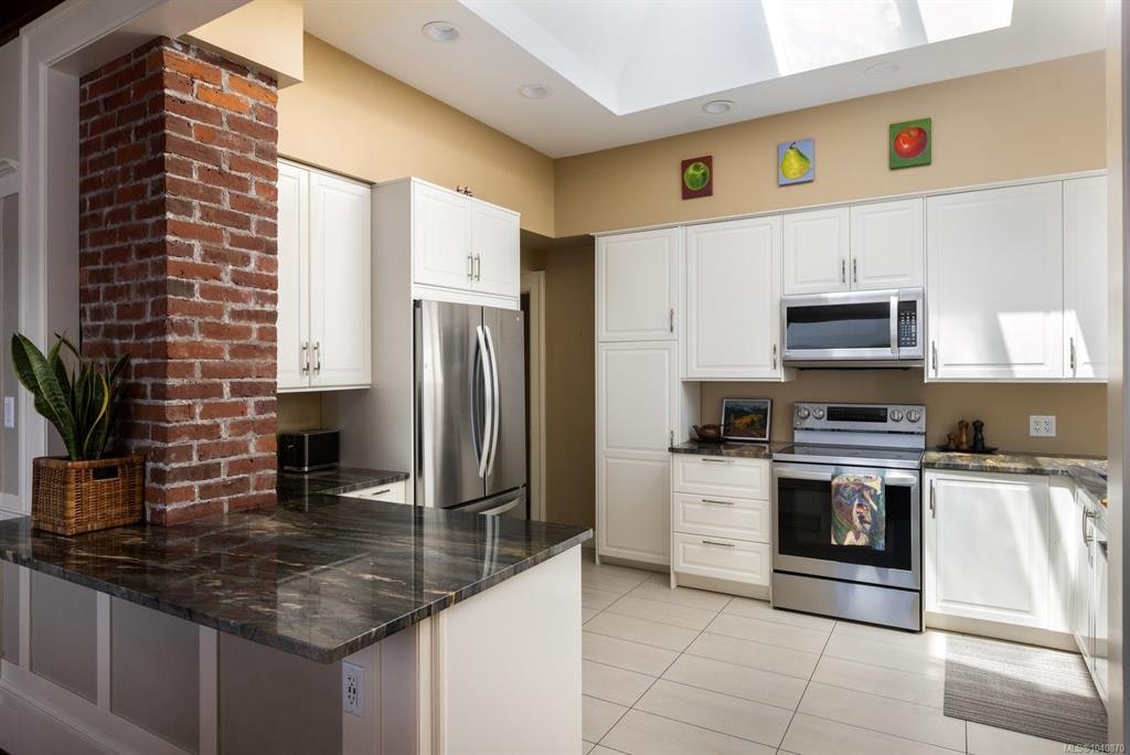 1821 Hollywood Crescent, Victoria, BC, V8S 1J2 - 30