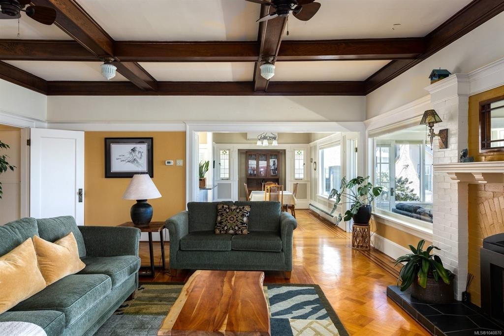 1821 Hollywood Crescent, Victoria, BC, V8S 1J2 - 21