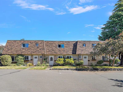 10-7675 East Saanich Road - 2