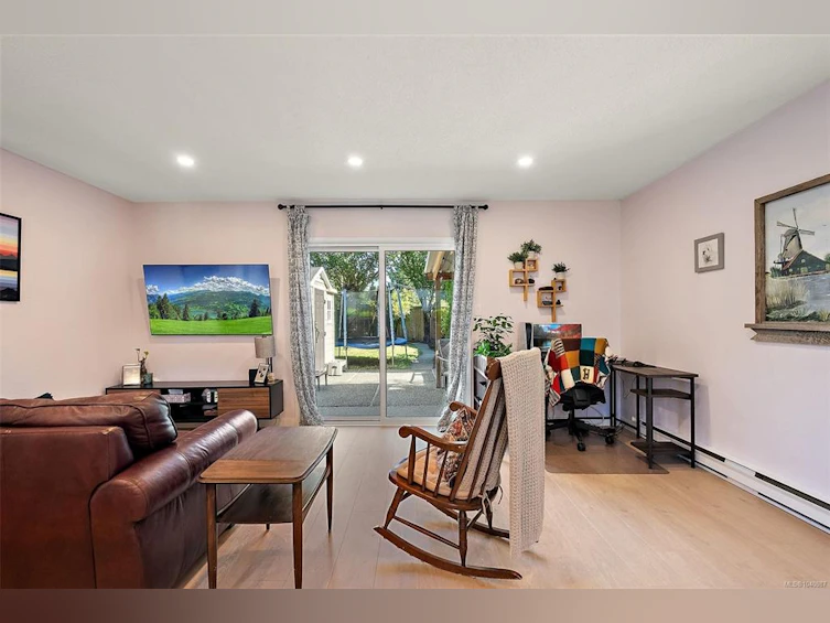 10-7675 East Saanich Road, Central Saanich, BC, V8M 1L9 - 8