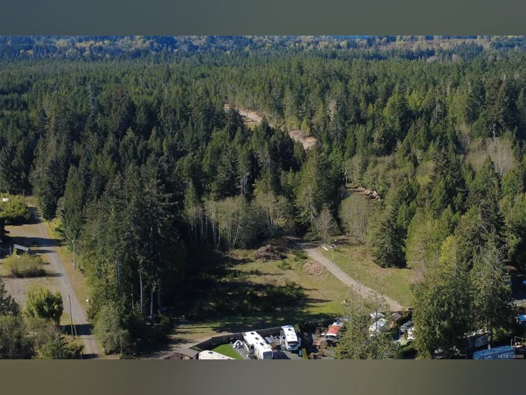 B-6050 Island Highway, Qualicum Beach, BC, V9K 2E1 - 9