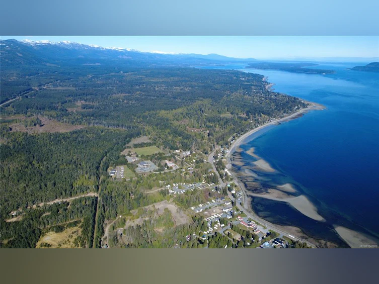 B-6050 Island Highway, Qualicum Beach, BC, V9K 2E1 - 2