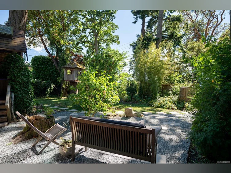 10301 West Saanich Road, North Saanich, BC, V8L 5T8 - 32