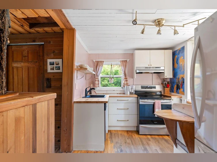 10301 West Saanich Road, North Saanich, BC, V8L 5T8 - 13