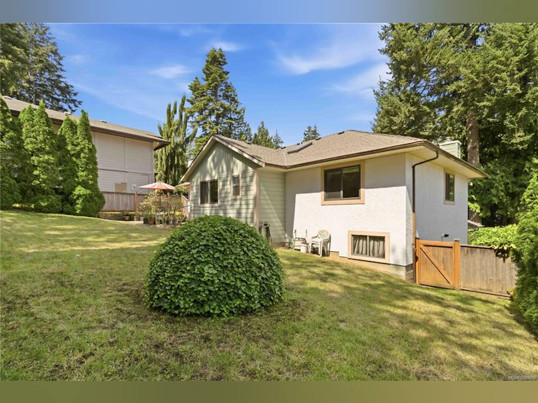 4350 Faithwood Road, Saanich, BC, V8X 4Z6 - 28
