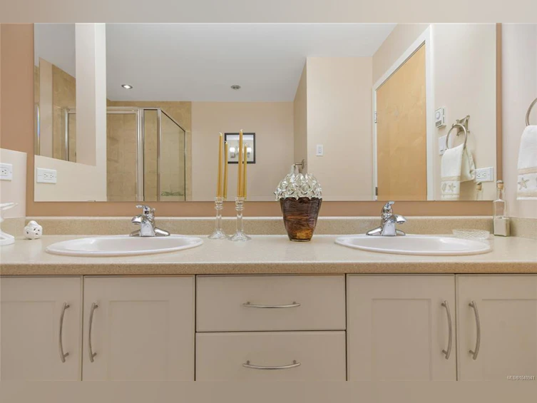 401-5332 Sayward Hill Crescent, Saanich, BC, V8Y 3H8 - 37