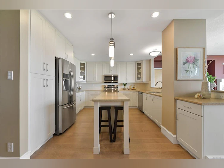 401-5332 Sayward Hill Crescent, Saanich, BC, V8Y 3H8 - 17