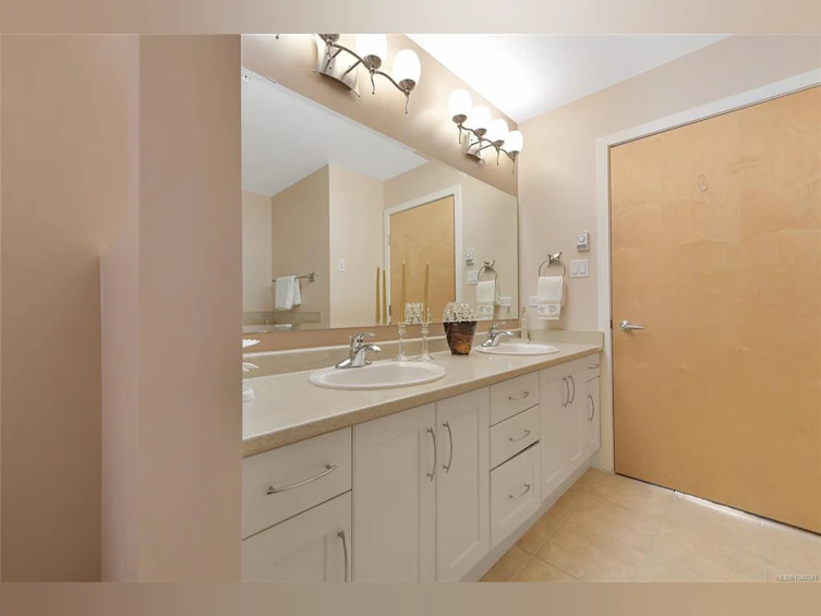 401-5332 Sayward Hill Crescent, Saanich, BC, V8Y 3H8 - 41