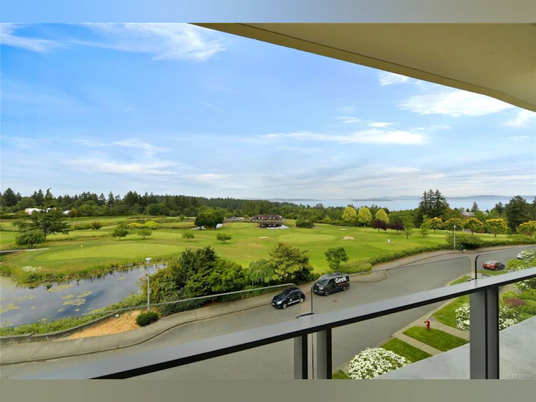 401-5332 Sayward Hill Crescent, Saanich, BC, V8Y 3H8 - 65