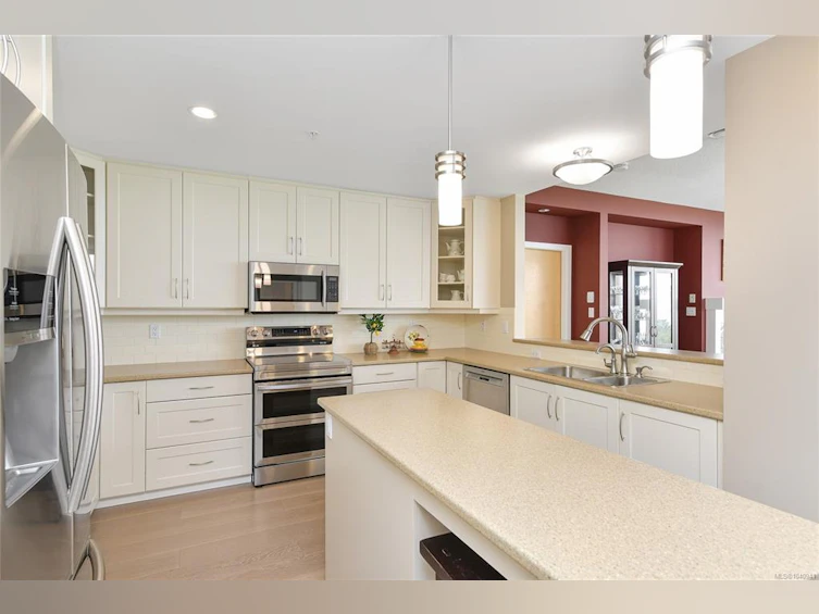 401-5332 Sayward Hill Crescent, Saanich, BC, V8Y 3H8 - 19