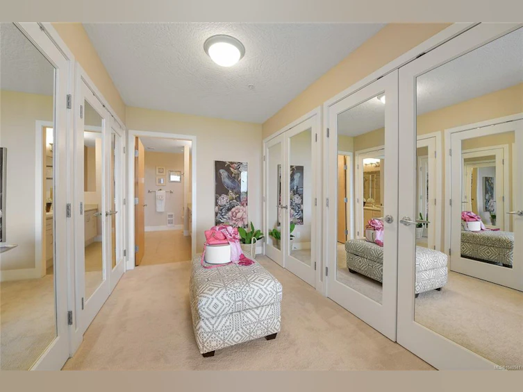401-5332 Sayward Hill Crescent, Saanich, BC, V8Y 3H8 - 45