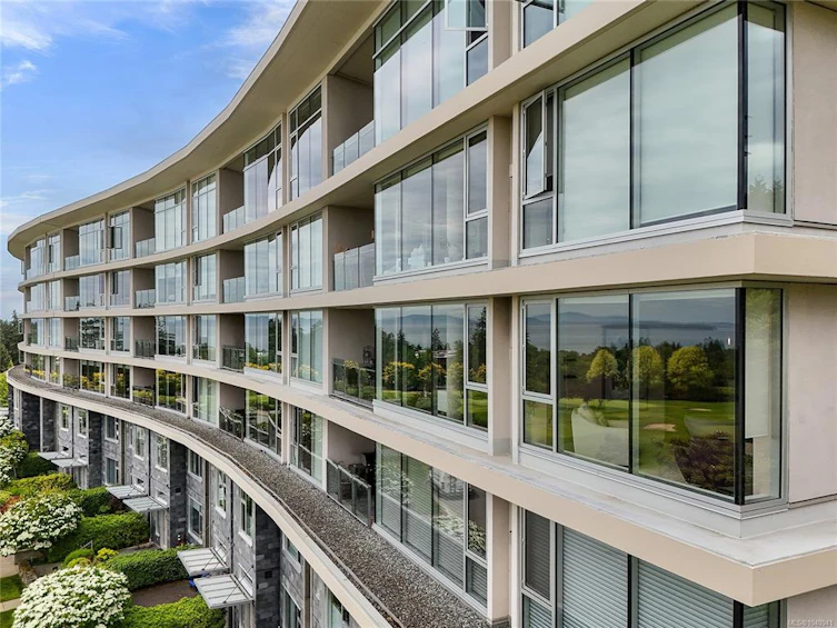 401-5332 Sayward Hill Crescent, Saanich, BC, V8Y 3H8 - 3