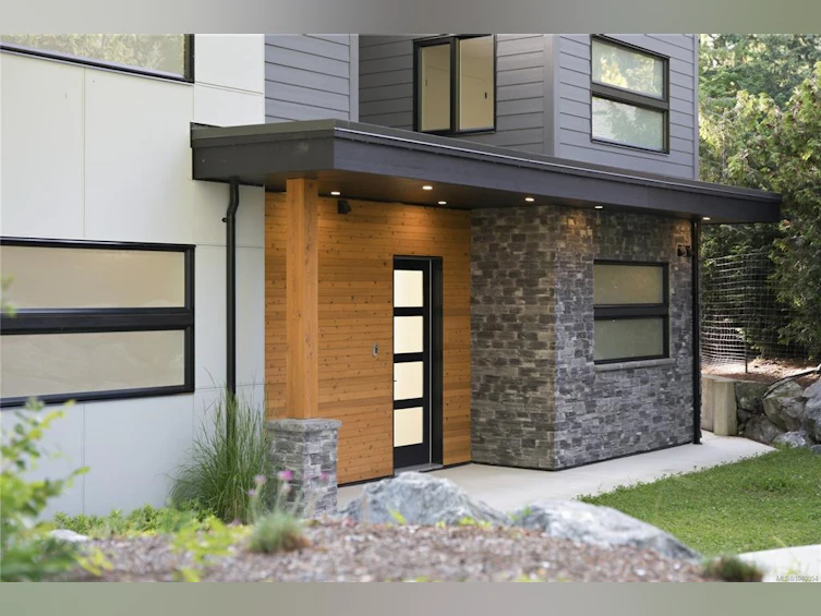 8394 Sa Seen Os Road, Youbou, BC, V0R 3E1 - 8