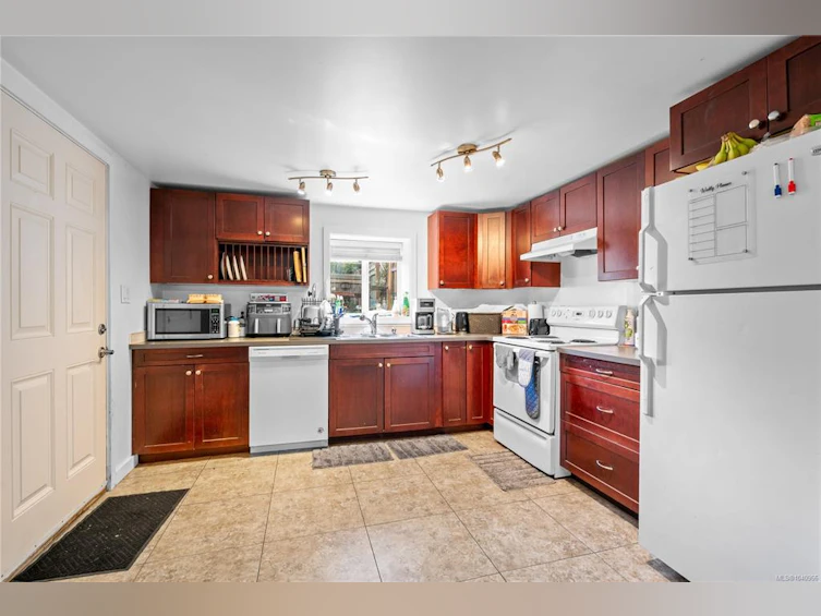 861 Tillicum Road, Esquimalt, BC, V9A 1Z7 - 25
