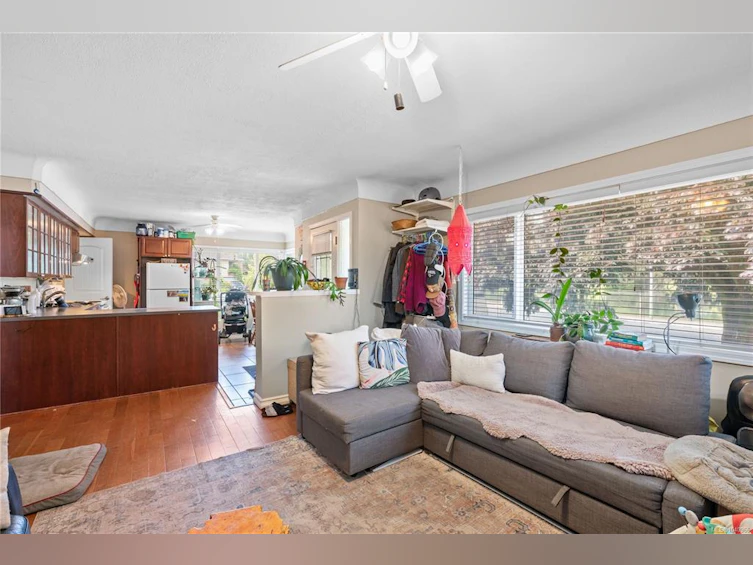 861 Tillicum Road, Esquimalt, BC, V9A 1Z7 - 3