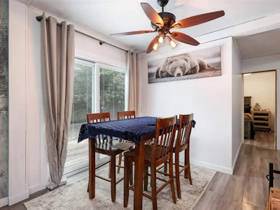 3863 Howard Avenue - 5