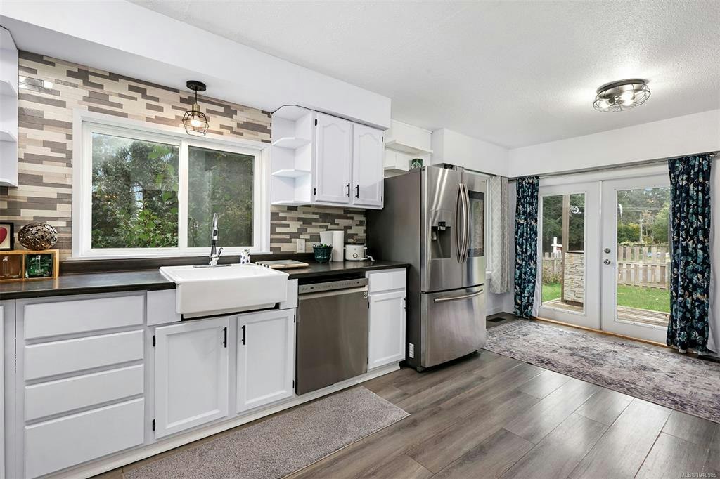3863 Howard Avenue, Courtenay, BC, V0R 2V0 - 3