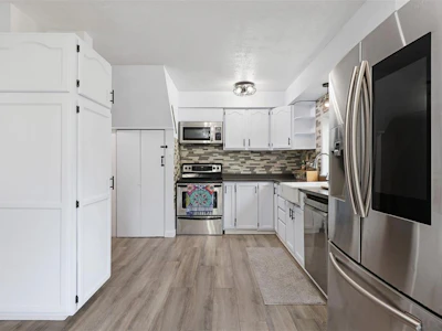 3863 Howard Avenue - 4