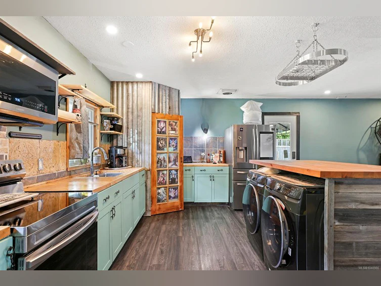 3863 Howard Avenue, Courtenay, BC, V0R 2V0 - 32