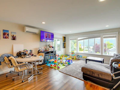 2615 5th Avenue - 4