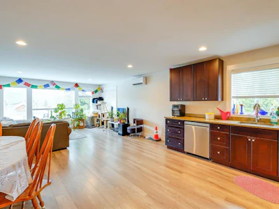 2-2623 5th Avenue - 5