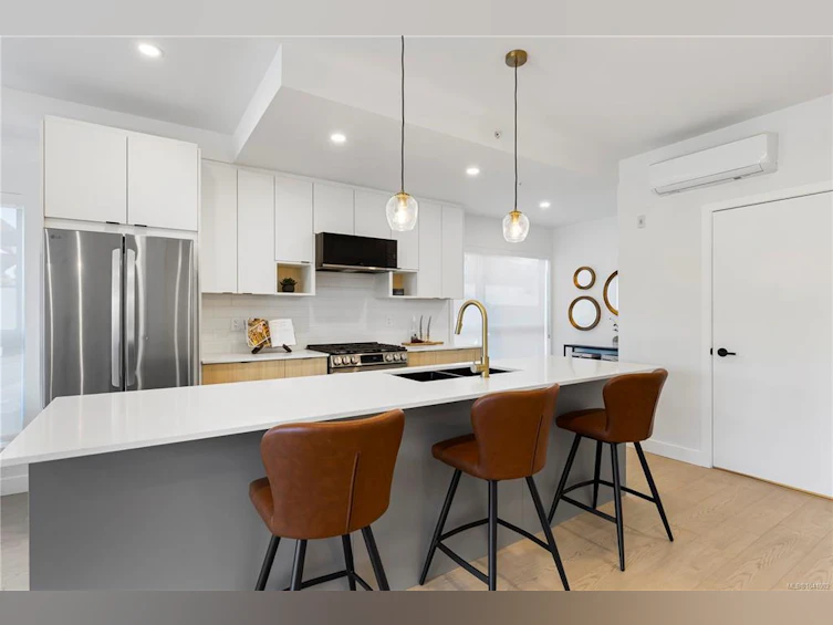 101-2629 Millstream Road, Langford, BC, V9B 3R8 - 5