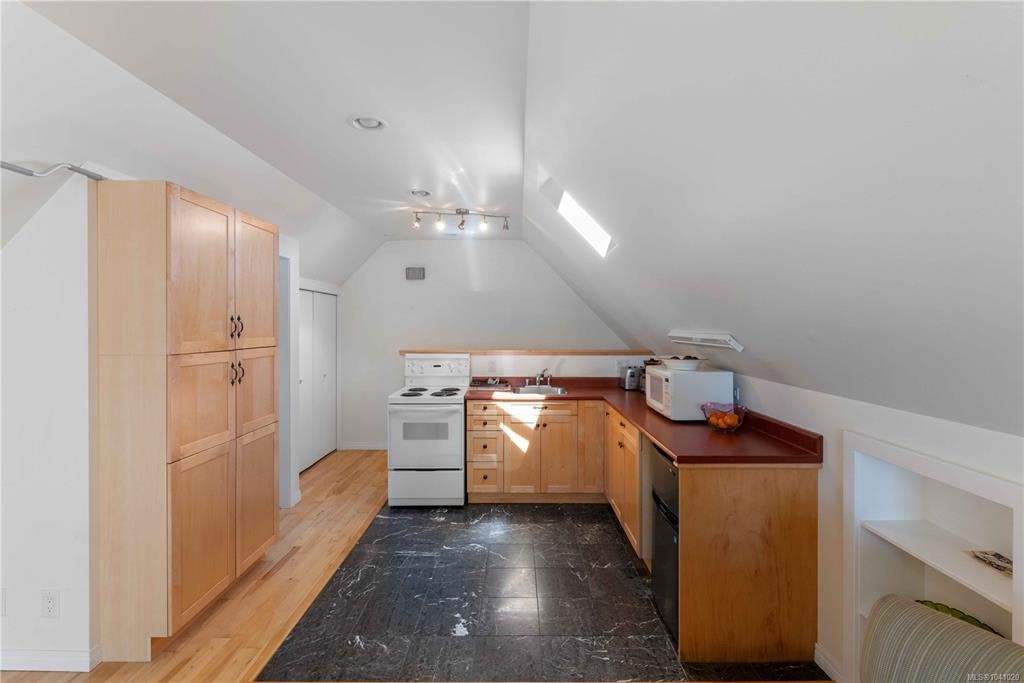 1562 Richardson Street, Victoria, BC, V8S 1R3 - 41