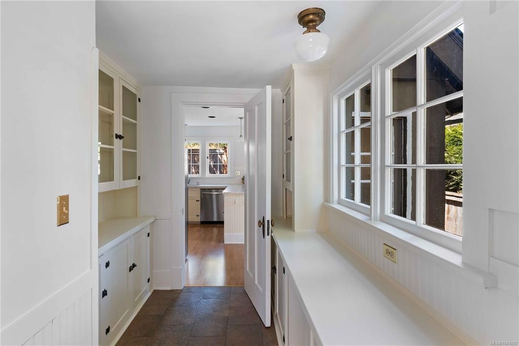 1562 Richardson Street, Victoria, BC, V8S 1R3 - 15