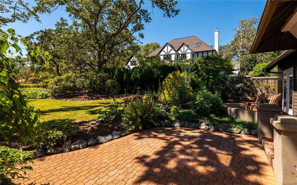 1562 Richardson Street, Victoria, BC, V8S 1R3 - 37