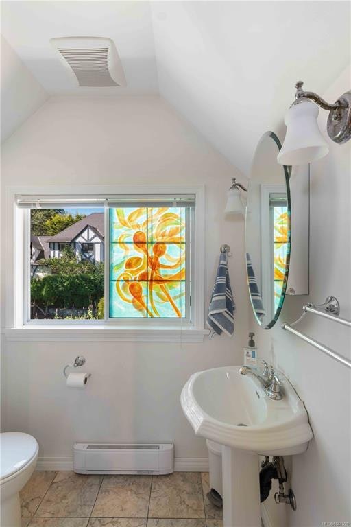 1562 Richardson Street, Victoria, BC, V8S 1R3 - 44