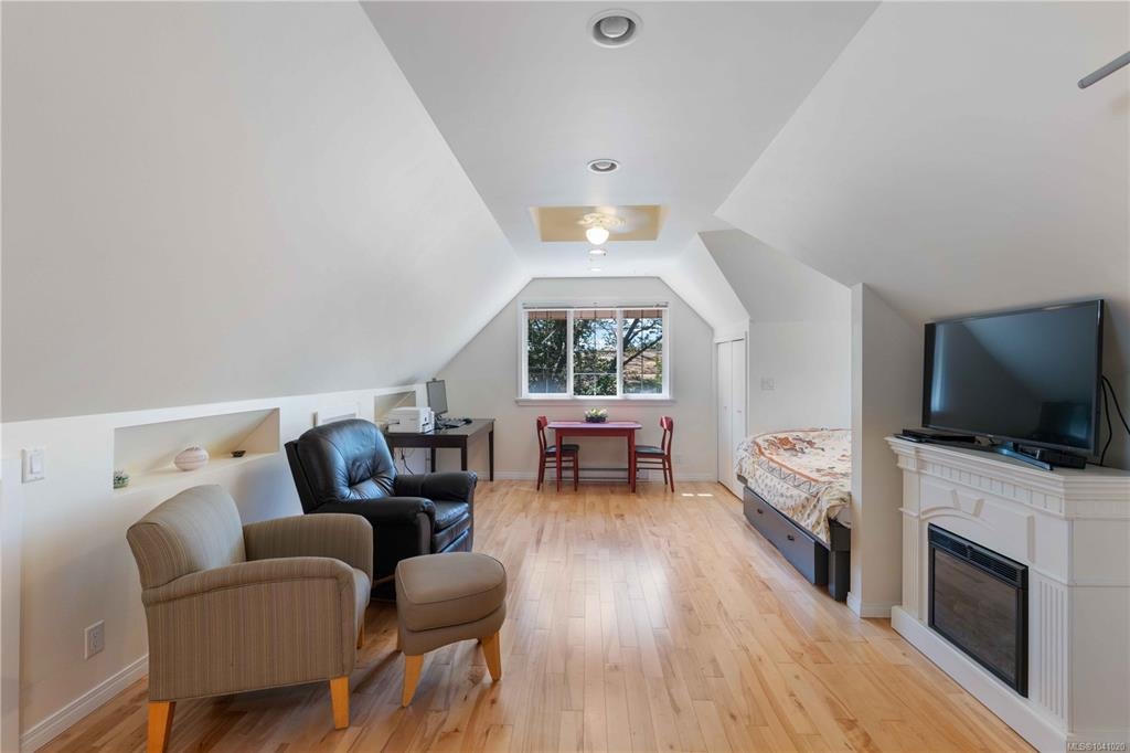 1562 Richardson Street, Victoria, BC, V8S 1R3 - 40