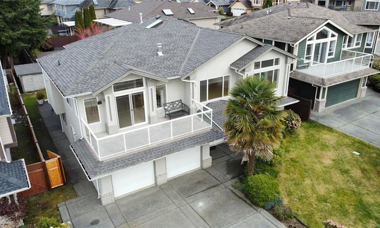 6593 Kestrel Crescent