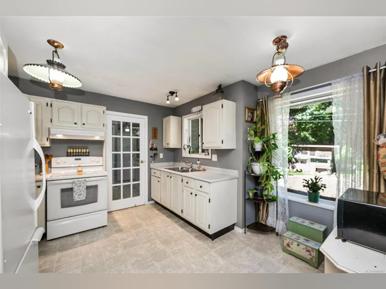 2614 E Shawnigan Lake Road, Shawnigan Lake, BC, V0R 2W0 - 13