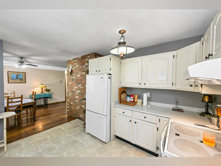 2614 E Shawnigan Lake Road, Shawnigan Lake, BC, V0R 2W0 - 12
