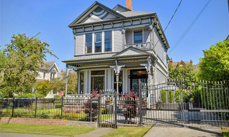 255 Government Street