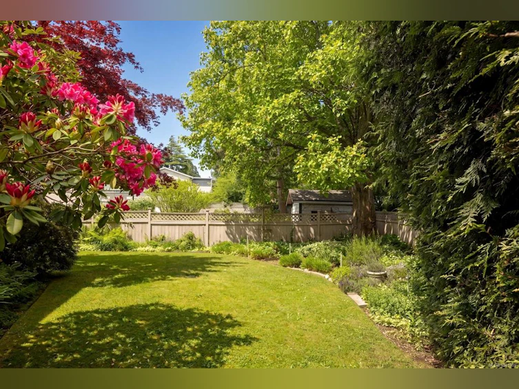 1986 Wenman Drive, Saanich, BC, V8N 2P8 - 33