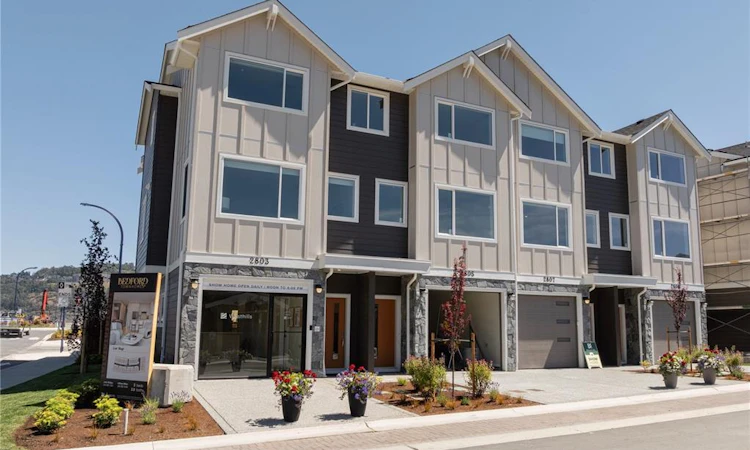 2864 Apex Close