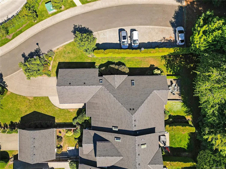 770 Hill Rise Lane, Saanich, BC, V8Y 3K2 - 4