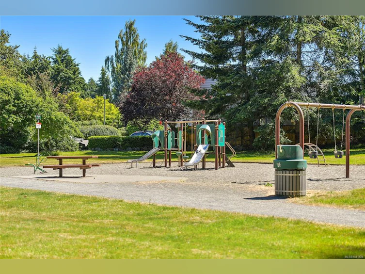 770 Hill Rise Lane, Saanich, BC, V8Y 3K2 - 65