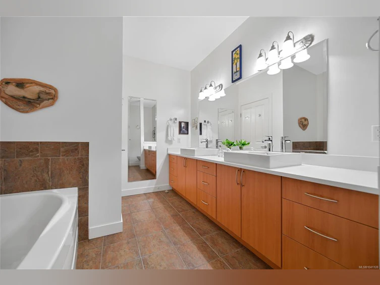 770 Hill Rise Lane, Saanich, BC, V8Y 3K2 - 34