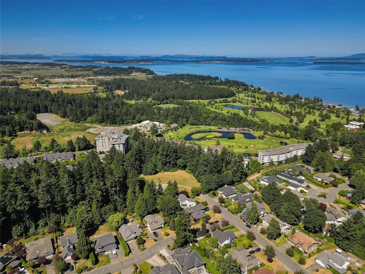770 Hill Rise Lane, Saanich, BC, V8Y 3K2 - 73