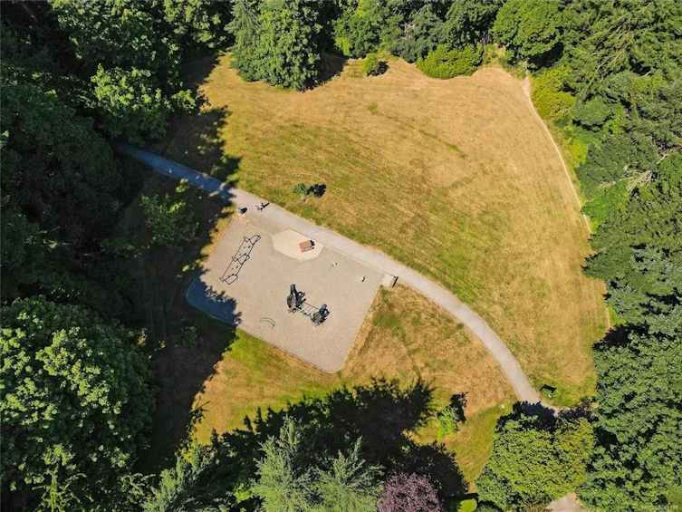 770 Hill Rise Lane, Saanich, BC, V8Y 3K2 - 66