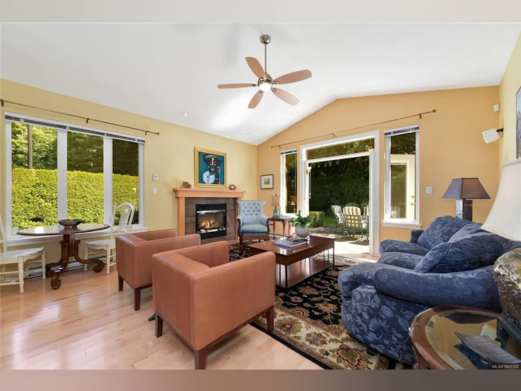 770 Hill Rise Lane, Saanich, BC, V8Y 3K2 - 21