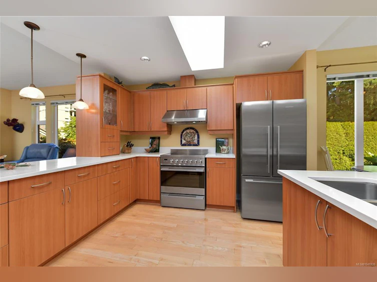 770 Hill Rise Lane, Saanich, BC, V8Y 3K2 - 16