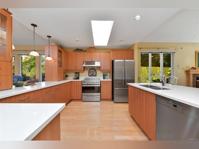 770 Hill Rise Lane, Saanich, BC, V8Y 3K2 - 13