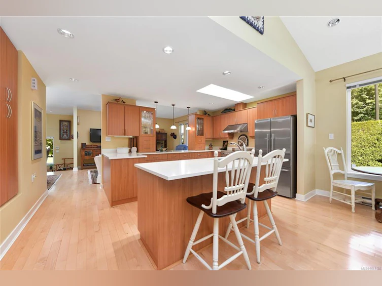 770 Hill Rise Lane, Saanich, BC, V8Y 3K2 - 12