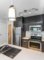 302 2871 Jacklin Road