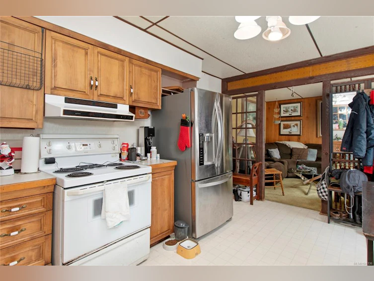 7602 N Island Highway, Black Creek, BC, V9J 1G3 - 12